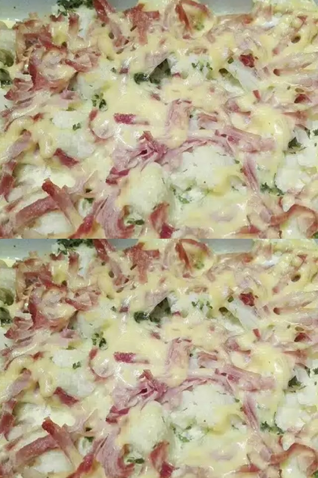 Cavolfiore al forno con prosciutto e formaggio delizioso
