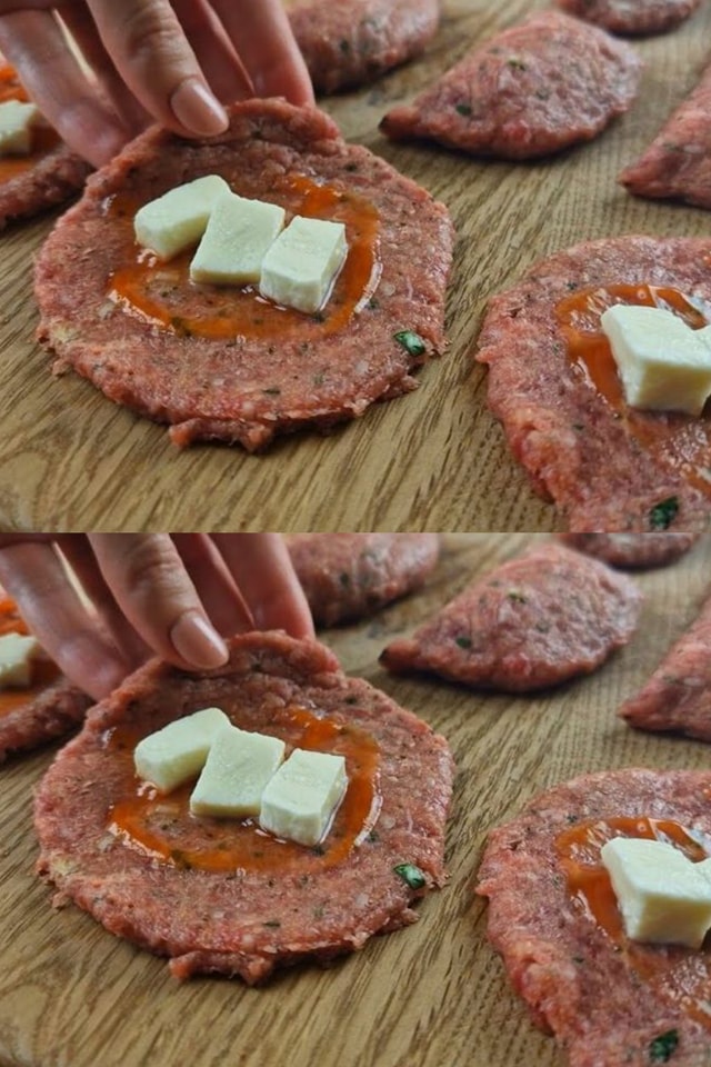 Con la carne macinata ho preparato dei panzerotti col pomodoro e mozzarella: sono finiti in un attimo  Solo 110 Kcal!