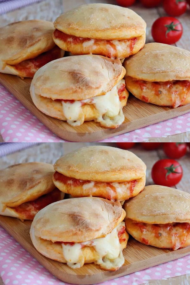 Focaccine Pomodoro E Mozzarella