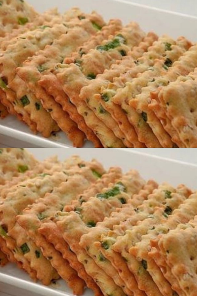 I salatini di Natale: sono questi i cracker croccanti e invitanti che faranno impazzire tutti.
