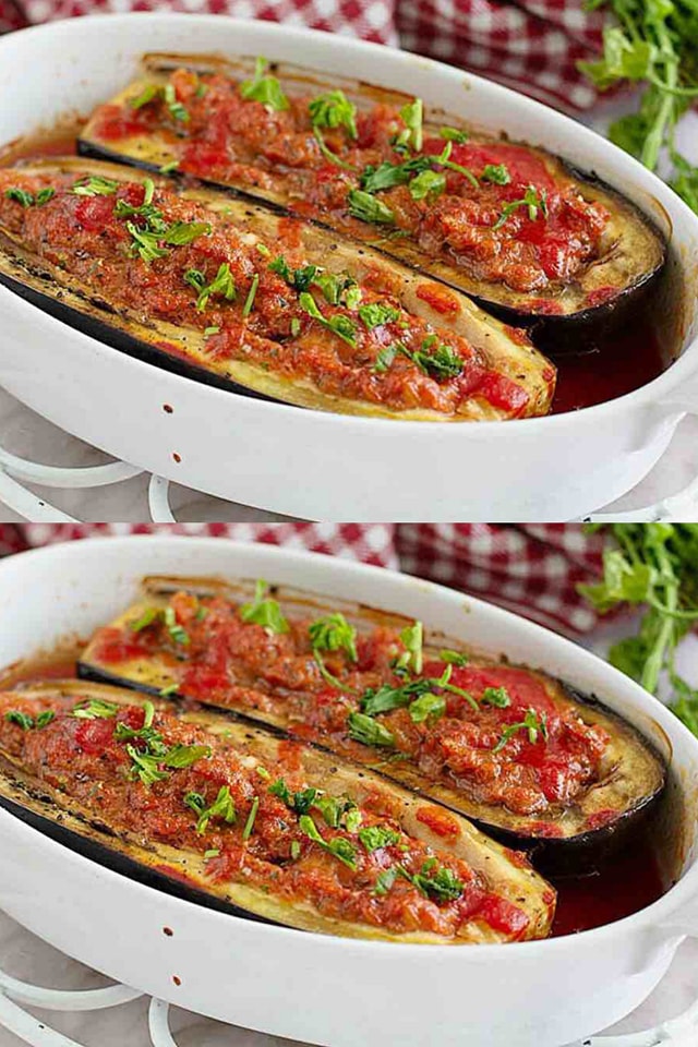 Melanzane ripiene di tonno e salsa di pomodoro