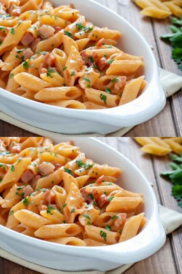 Penne cremose con succulento sugo di pomodoro