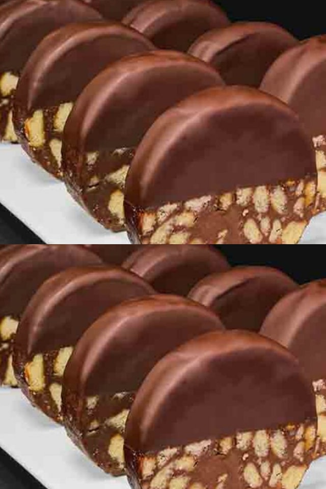 Salame biscotto con glassa al cioccolato  Perfetto per la tavola delle feste